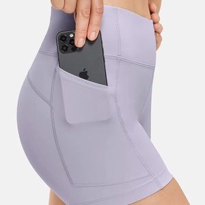 Outdoor Voices Zoom 3.5” short - lilac size M